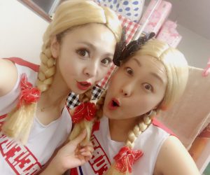 イベントに参加する女性